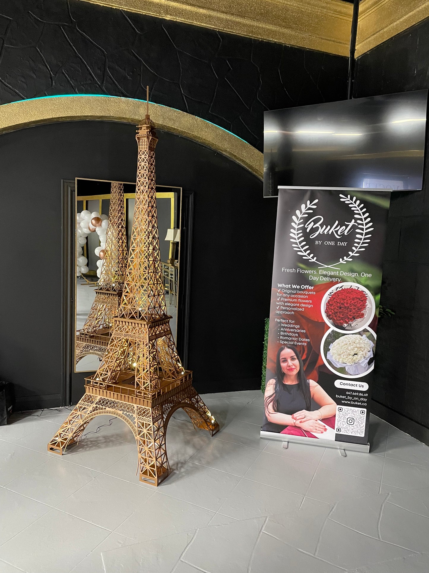 Rent a 2.75 Meter Eiffel Tower