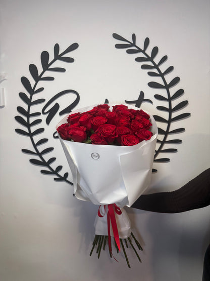 A bouquet of 25 roses